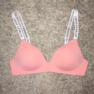 Vs T-Shirt Lightly Lined Wireless Bra